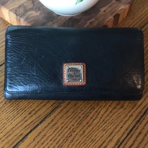 Dooney & Bourke wallet/clutch